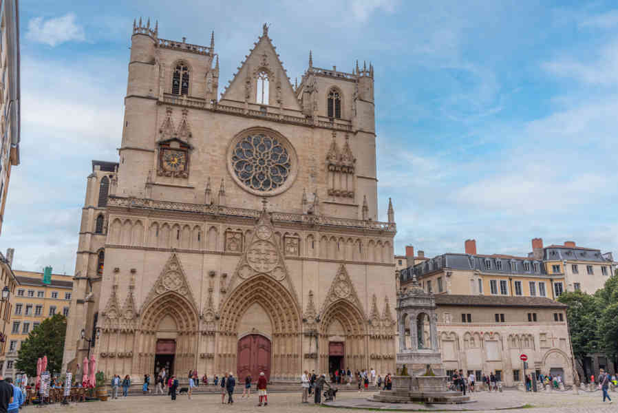 Francia - Lyon 018 - catedral de Saint-Jean-Baptiste.jpg